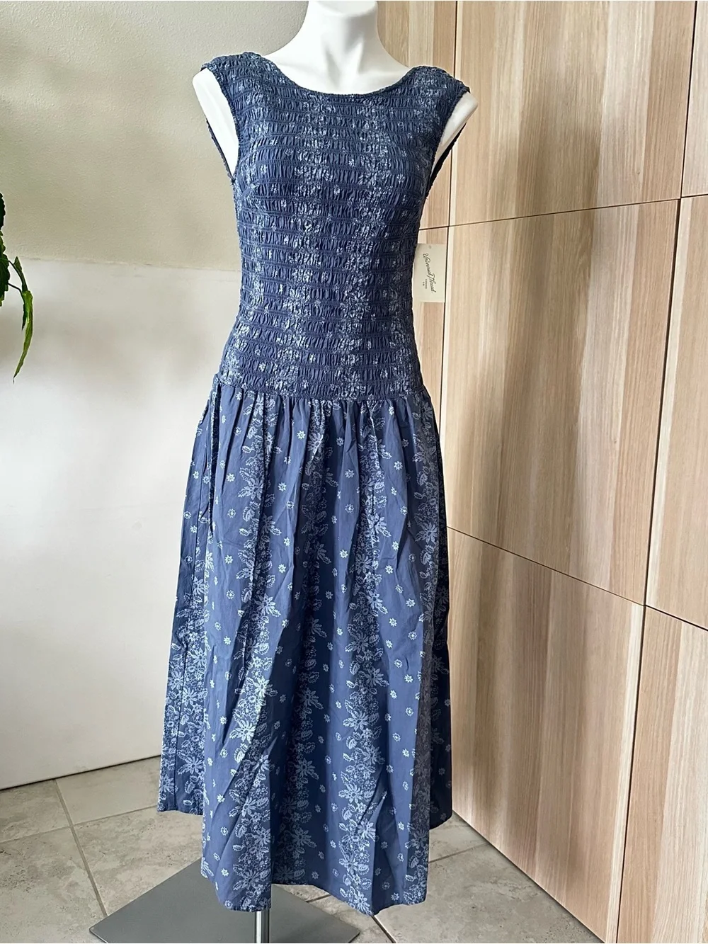 Universal Thread Blue Smocked Floral Midi Dress Size S